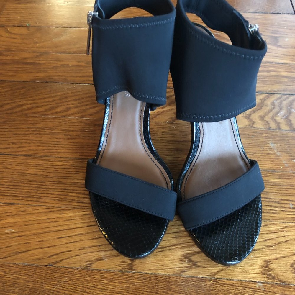 Donald J Pliner Heels - Picture 3 of 5
